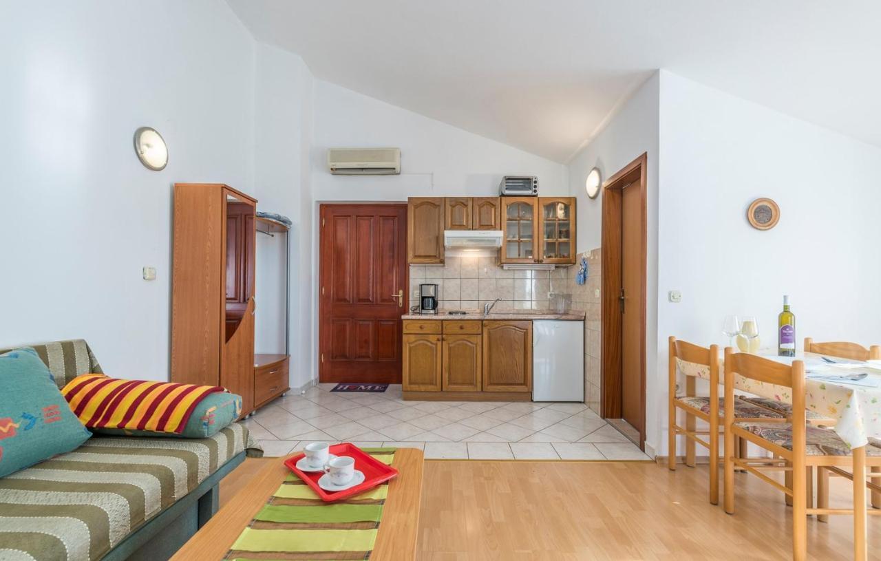 Apartments Ulika Cervar-Porat Luaran gambar