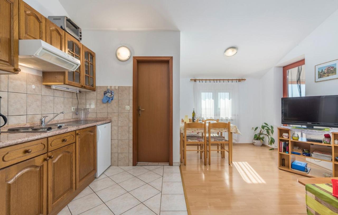 Apartments Ulika Cervar-Porat Luaran gambar