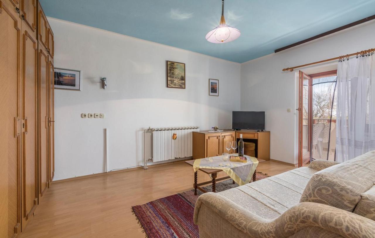 Apartments Ulika Cervar-Porat Luaran gambar
